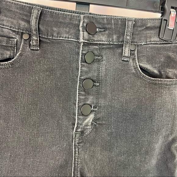 Abercrombie & Fitch Super Skinny High Rise Black Jeans, size 4 - Picture 4 of 5